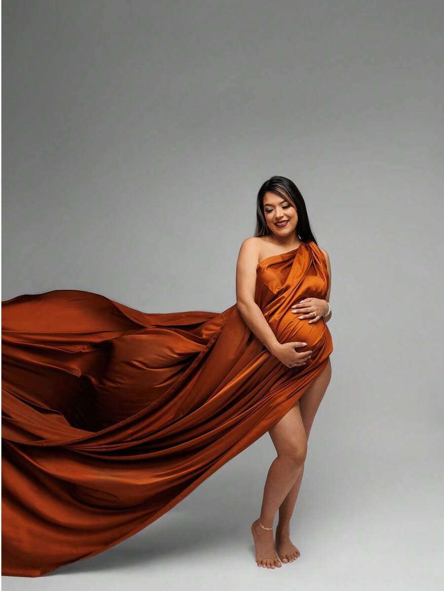 Cinnamon Chicaboo Silky Maternity Tossing Fabric For Photoshoots | Satin Flying Dress Scarf With Sewn Edge. Extra Long Pregnancy Posing Photography Material | 5 Yards - 肉桂 - 查看 1