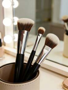 3件套化妆刷套装 - 采用柔软纤维材质，方便携带，是旅行必备品。包含粉底刷、遮瑕刷、腮红刷、修容刷、古铜粉刷、散粉刷及其他多功能刷具。 - 彩色 - 查看 6