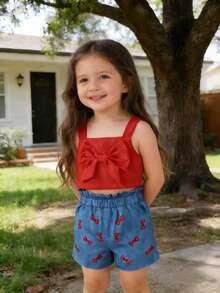 两件套甜美女童夏季套装，红色蝴蝶结吊带背心和牛仔印花褶皱短裤，休闲复古百搭 - 紅色 - 查看 4