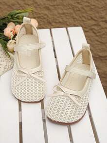Girls' Hollow Round Toe Flats, Slip-On Style, Floral Pattern Ballet Flats, Comfortable Lace Flats - Beige - View 3