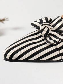 Women's Spring/Autumn Korean Style Pointed Toe Light Blue Bowknot Vertical Striped Design Versatile Plus Size Flat Slip-On Mule Slippers, Casual & Slouchy Style, Fashion Indoor/Outdoor Leisure Home Slippers - Black and White - View 7