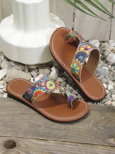 1 Pair Colorful Girls' Beach Sandals, Soft Fabric With Graffiti Design, Round Toe, Comfortable Elastic Sole, Fashionable Bohemian Style Flat Slippers Suitable For Daily, Casual, Holiday, Campus, Spring/Summer New Arrival