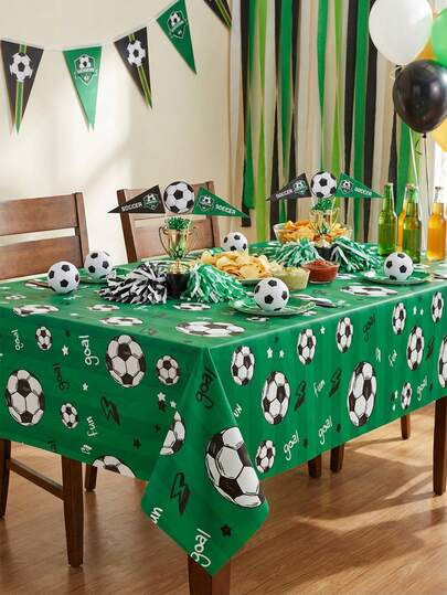 مفرش طاولة بنمط كرة القدم، غطاء طاولة من البوليستر بنمط كرة القدم الأخضر، مفرش طاولة لديكور حفلة عيد الميلاد، مناسب لحفلات موضوع كرة القدم والأحداث الرياضية ومشاهدة كأس العالم