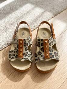 Popular Bestseller - 3-12 Year Old Leopard Print Stud Open-Toe Children's Sandals. Leather-Like Texture Leopard Print Pattern + Caramel Brown Leather Trim. Metal Studs Embellishment. Adjustable Back With Hook And Loop. Soft Wood Midsole With Anti-Slip Rubber Sole. American Street Retro Style. Daily Versatile. Spring/Summer Outerwear Sandals! - Camel - View 2