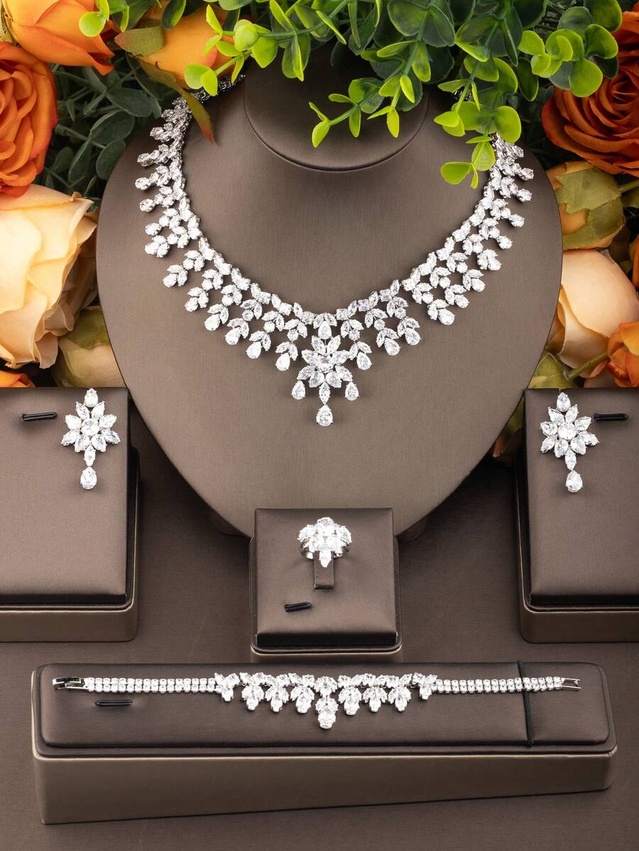 1 Set de joyería de lujo con racimo de flores de circonita cúbica, incluye 1 par de aretes, 1 collar, 1 pulsera, 1 anillo, adecuado para ocasiones formales de mujeres, sin incluir caja de regalo - Plateado - Ver 1