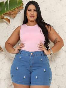 Women's Plus Size Denim Shorts With Elastane And Sunflower Embroidery - Comfort And Style - 藍白色 - 查看 4