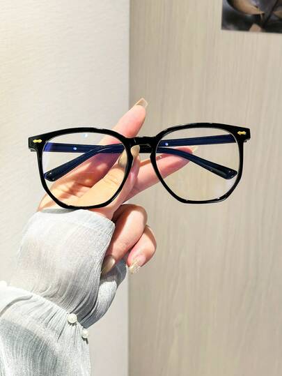 1副女士方形眼镜框，纯色聚碳酸酯镜框，轻盈贴合，无压迫感，休闲风格，适合日常佩戴，附带眼镜盒