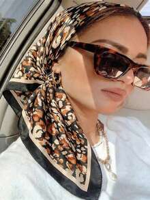 1pc Women's Fashion 90cm Square Scarf, Spring/Summer Bandana, Leopard Print Satin Headscarf - Black - View 2