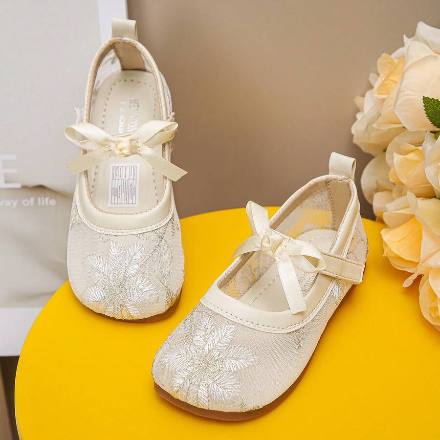 Chaussures plates à mailles ajourées pour filles, ballerines à motif floral avec nœud, chaussures de danse confortables en dentelle - Beige - Voir 1