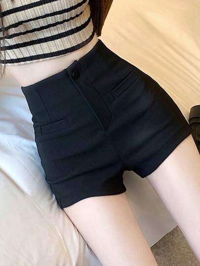 Quần short ôm dáng cạp cao, màu trơn, kiểu dáng thường ngày, có chun co giãn.