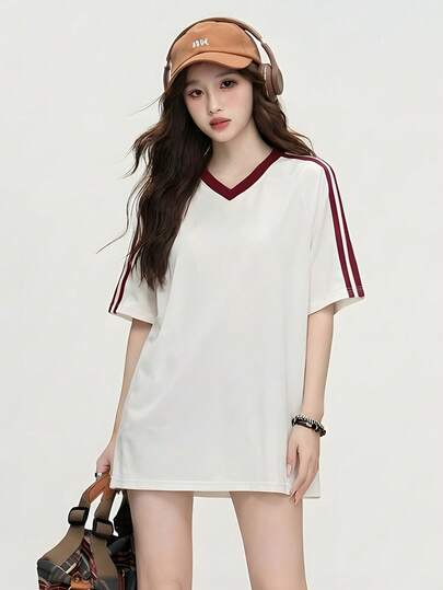 JUTU撞色侧条纹V领宽松针织白色T恤，休闲健身夏季上衣，嘉年华