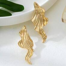 1 Pair Fashionable Minimalist Asymmetrical Stud Earrings, Versatile Elegant Design Suitable For Women To Wear On Vacation - Yellow Gold - View 2