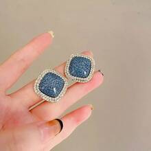 A Pair Of White Cracked Square Diamond-Encrusted Earrings And Sky Blue Cracked Square Earrings, Suitable For Ladies' Daily Wear - Square Diamond Stud Earrings - View 5