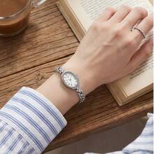 1-Piece Women's Watch: Roman Numeral Dial, Gold Strap, Retro-Chic Style, Quartz Movement With Diamond-Studded Bracelet Accents, Oval Bracelet-Style Watch, Perfect For Everyday Wear - Silver - View 5