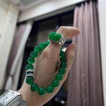 Vòng tay đính hạt đá Chalcedony xanh tự nhiên, phong cách sang trọng tinh tế với điểm nhấn đá CZ và đá xanh, trang sức đá quý màu xanh thanh lịch dành cho cả nam và nữ. - màu xanh lá - Xem 5