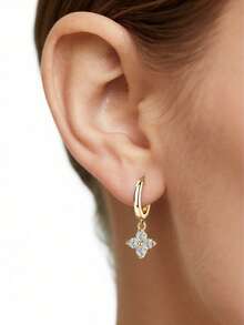 XUJIA 1 Pair 925 Sterling Silver Four-Leaf Clover Pendant Earrings, 3mm*8pcs Moissanite Romantic Dangle Earrings, Lucky Four-Leaf Clover Pendant Earrings, Good Luck Jewelry Gift For Women - EMO-338 - View 4