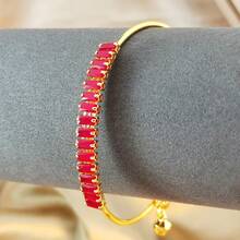 优雅的18K镀金铜手镯，镶嵌粉红色/红色人造锆石，可叠戴，带铃铛吊坠，波西米亚风格手镯 - 金黃色 - 查看 4