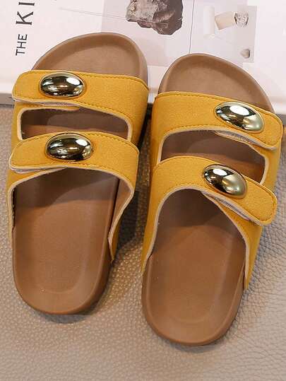 1 đôi dép xăng đan trẻ em quai đôi, khóa dán, trang trí khóa kim loại, dép đi biển đế mềm chống trơn trượt cho bé gái.