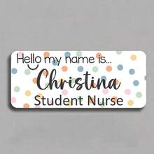 Spilla con targhetta in acrilico personalizzata - testo e design personalizzati, badge professionale riutilizzabile e durevole per uso quotidiano, ideale per conferenze, eventi lavorativi e identificazione aziendale, accessorio elegante e versatile - A-Distintivo personalizzato - Visualizzare 8