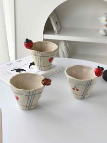 Cabin Kangaroo 1个手工陶瓷杯，3D草莓苹果椒盐脆饼装饰，不规则蓝色格子图案，复古咖啡杯，可爱美观的女士水杯，礼品及日常用品 - 彩色 - 查看 3