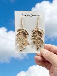 1 Pair Shiny Textured Smooth Finish Earrings, Fashionable & Elegant Daily Wear For Women - Gold - View 1