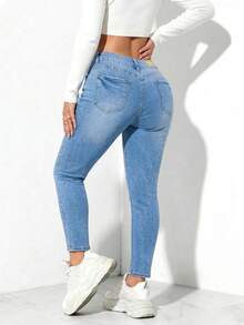 Pantalón Ajustado Negro de Talle Alto: Silueta Ceñida y Botonadura Frontal Decorativa, Denim Elástico para un Ajuste Cómodo. - Celeste H2VA36 - Ver 3