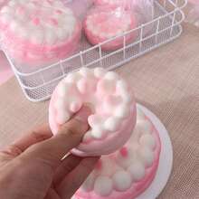 1pc Pink Slow Rebound Cute Food Squeeze Toy, Stress Relief Toy, Adorable Cake Squeezy Toy, Birthday Gift, Party Favor - 粉紅白 - 查看 4