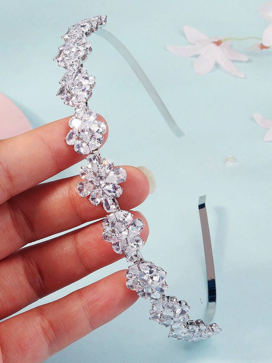 1 pezzo Fascia per capelli con fiore in zirconia cubica AAA montata a mano - Tiara da sposa ultra leggera da 29g color argento, accessorio elegante e scintillante per capelli da cerimonia, gala e eventi formali