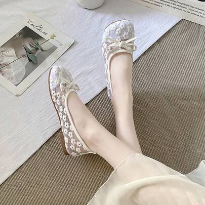 Giày búp bê nữ màu trắng đế bằng có nơ và thêu hoa, sandal mùa hè bằng lưới rỗng thoáng khí màu đen, giày Mary Jane mũi vuông lấp lánh dáng rộng