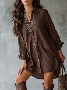 Đầm sơ mi nữ màu nâu dài tay, chất liệu polyester, có cổ, cài cúc phía trước, tay áo xắn lên và vạt áo cong trước sau, kiểu dáng rộng rãi thoải mái, phù hợp cho trang phục đường phố mùa xuân/thu. - màu nâu - Xem 4