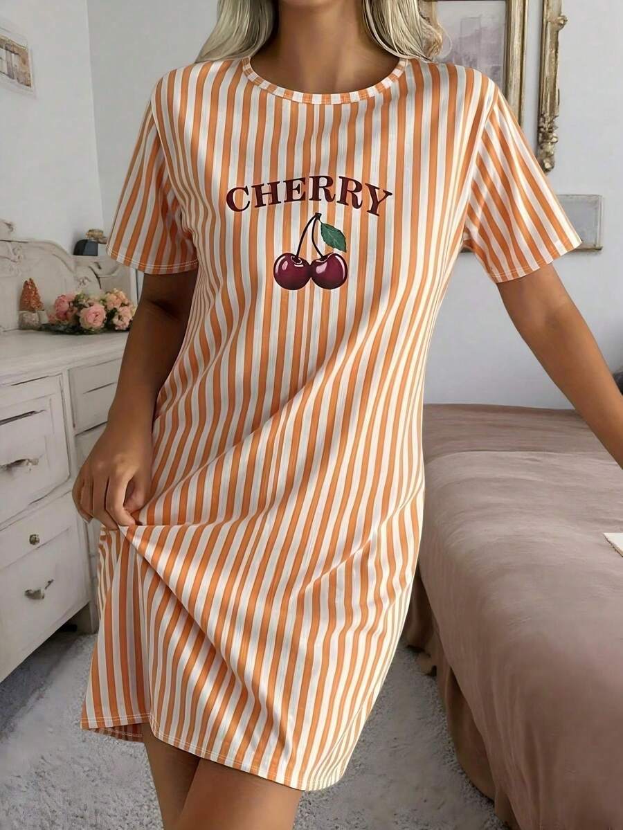 女款櫻桃印花休閒短袖圓領睡衣，紅櫻桃與櫻花設計，輕盈條紋櫻桃洋裝家居服