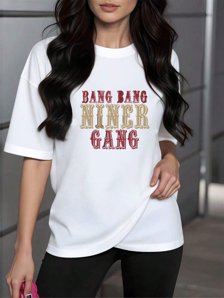 Frase inspiradora con letras vintage en tonos dorados y rojos que transmite energía moderna y espíritu urbano ideal para quienes expresan fuerza y actitud camiseta de mujer 220g casual cómoda - Blanco - Ver 1