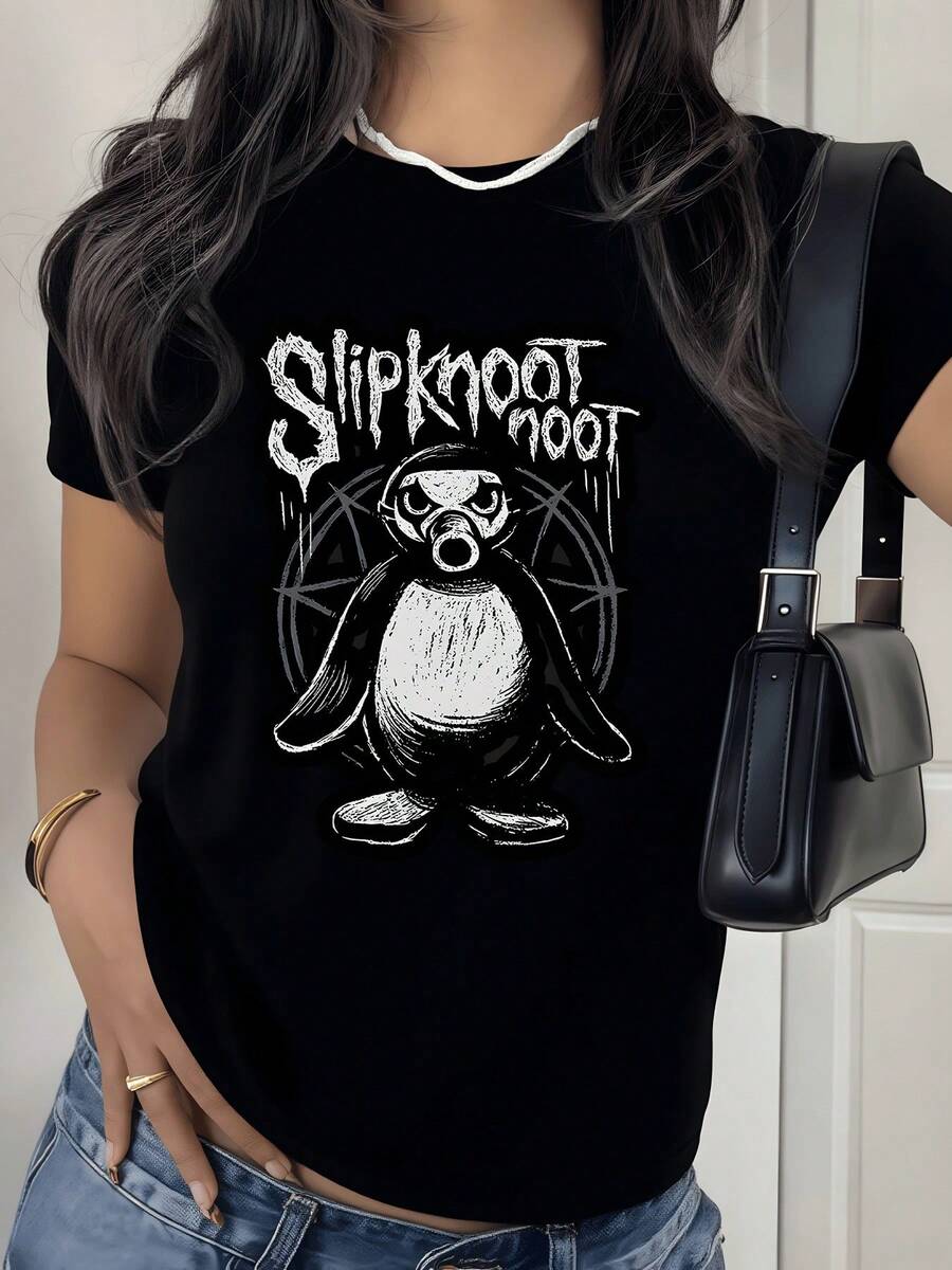 Figura de pingüino rebelde con máscara y trazos artísticos que simbolizan la fuerza interior y el humor alternativo camiseta de mujer 220g casual moderna para uso diario - Negro - Ver 1