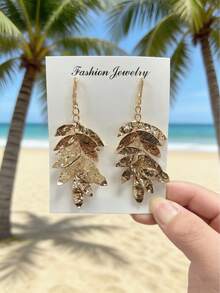 1 Pair Shiny Textured Smooth Finish Earrings, Fashionable & Elegant Daily Wear For Women - Gold - View 3