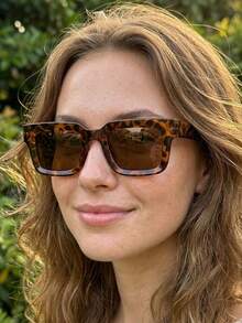 Rectangular Sunglasses For Women, Beach Fashion, Stylish, Small,  Influencer, Comfortable, With UV400 Protection, Vintage, Thick, Resistant, DOT Rod! - 動物印花 - 查看 1