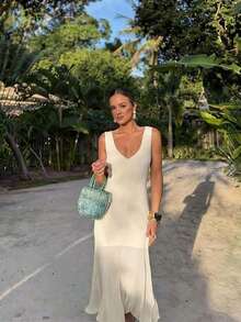 Senya 2026 New Deep V-Neck Sleeveless Knit Dress, French Elegant Style With Ribbed Fishtail Hem, Slim And Flattering, Suitable For Commuting, Beach, Vacation Or Dating White - White - View 5