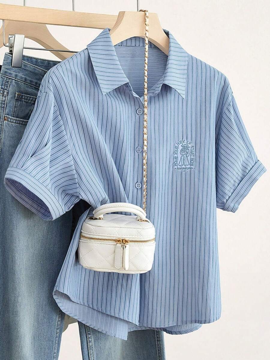 YUXIN 垂直條紋刺繡領片短袖 Polo 領女款寬鬆休閒襯衫，夏季白色