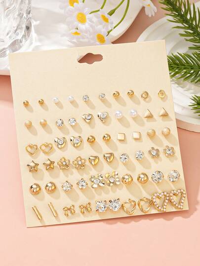 30 זוגות עגילים צמודים אופנתיים ופשוטים לנשים - בצורת לב, מרובע, גיאומטרי, פרח, כוכב - סטים של אוזניים שאינן חוזרות. מתאים ללבוש יומיומי קז'ואל או כמתנה לפסטיבלים.