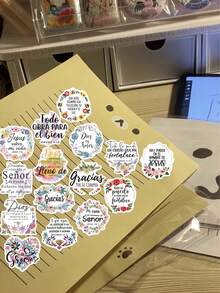 1包/50张，西班牙语励志语录贴纸，PVC材质，每张尺寸3至7厘米，创意美学设计，每张都独一无二，适用于手写日记、平板电脑、笔记本、手机壳、Kindle、铅笔盒、摩托车、滑板、剪贴簿、吉他、午餐盒、移动电源、耳机保护套、冰箱贴、汽车贴纸，青少年和成人DIY手写日记装饰贴纸 - 1pack/50PCS - 查看 8