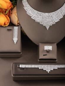 Bộ trang sức cao cấp đính đá Cubic Zirconia sang trọng, gồm 1 đôi bông tai, 1 dây chuyền, 1 vòng tay, 1 nhẫn, thích hợp cho đám cưới và tiệc tùng, không kèm hộp quà. - Bạc - Xem 2