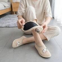 Dép lê lưới thoáng khí mới mùa Xuân/Hè 2026, họa tiết động vật hoạt hình, đế mềm nhẹ chống trơn trượt, thích hợp sử dụng trong nhà, tập yoga, gym, du lịch, khách sạn, có thể gấp gọn, màu kaki hình gấu trúc, unisex. - Màu Khaki - Xem 5