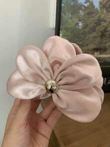 1个女士缎面3D山茶花发爪夹，法式优雅奢华发饰，春夏氛围提升发型造型工具 - 粉色 - 查看 8