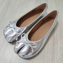 2026 New Model I Split-Toe Shoes Women, New Pleated Flat Shallow Bow Ballet Pigtoe Shoes, Elegant Women's Shoes - Bạc (Cung) - 2 - Xem 12