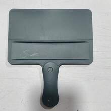 1个自行车链条清洁工具，硅胶刮刷带挂孔，符合人体工程学的防滑手柄，清洁效果更佳，适用于自行车、摩托车、电动自行车及自行车链条维护，轻巧便携，是骑行旅行、车库维修和日常自行车保养的理想之选。 - 彩色 - 查看 10