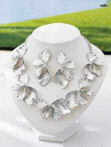 1pc Women's Fashionable European & American Style Metal Leaf & Petal Decorative Necklace - Leaves and Petals - View 15