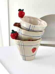 Cabin Kangaroo 1个手工陶瓷杯，3D草莓苹果椒盐脆饼装饰，不规则蓝色格子图案，复古咖啡杯，可爱美观的女士水杯，礼品及日常用品 - 彩色 - 查看 5