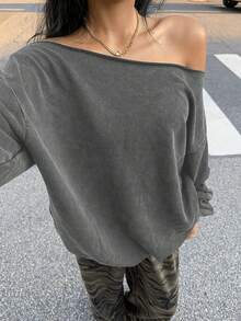 Oversized Off-The-Shoulder Black Sweatshirt With Faded Pink Palm Tree "" Graphic, Raw Edge Neckline, Street Style Fashion Top For Young East Asian Women, Matches High-Waisted Camo Cargo Pants, Perfect For Urban Streetwear Daily Wear - 灰色 - 查看 2