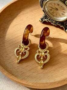 1 par de pendientes vintage en forma de C - pendientes colgantes con forma de corazón ornamentados en dorado, joyería de oreja estilo barroco vintage, adecuados para fiestas, banquetes nocturnos y ocasiones formales - Dorado - Ver 4