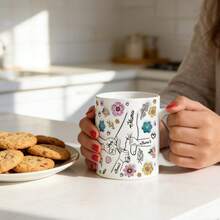 Taza de cerámica personalizada con patrón floral, diseño de flores frescas tallado a mano, adecuada para el Día de la Madre, cumpleaños de la abuela, cumpleaños de mujeres y otros regalos festivos (soporta entrada de 1-8 nombres) - multicolor - Ver 8
