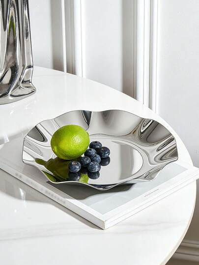 1pc Nordic Style Stainless Steel Fruit Plate, Ins Elegant Dessert Plate, Refined Afternoon Tea Sweets Tray, Niche Creative Household Snack Platter, Luxury Home Decor, Coffee Table Fruit Plate, Storage Tray